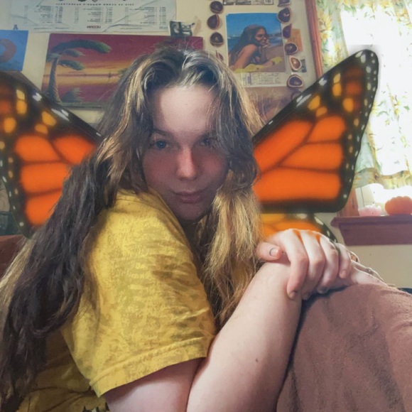 Meet your Posher, 🦋clover - Picture 1 of 1